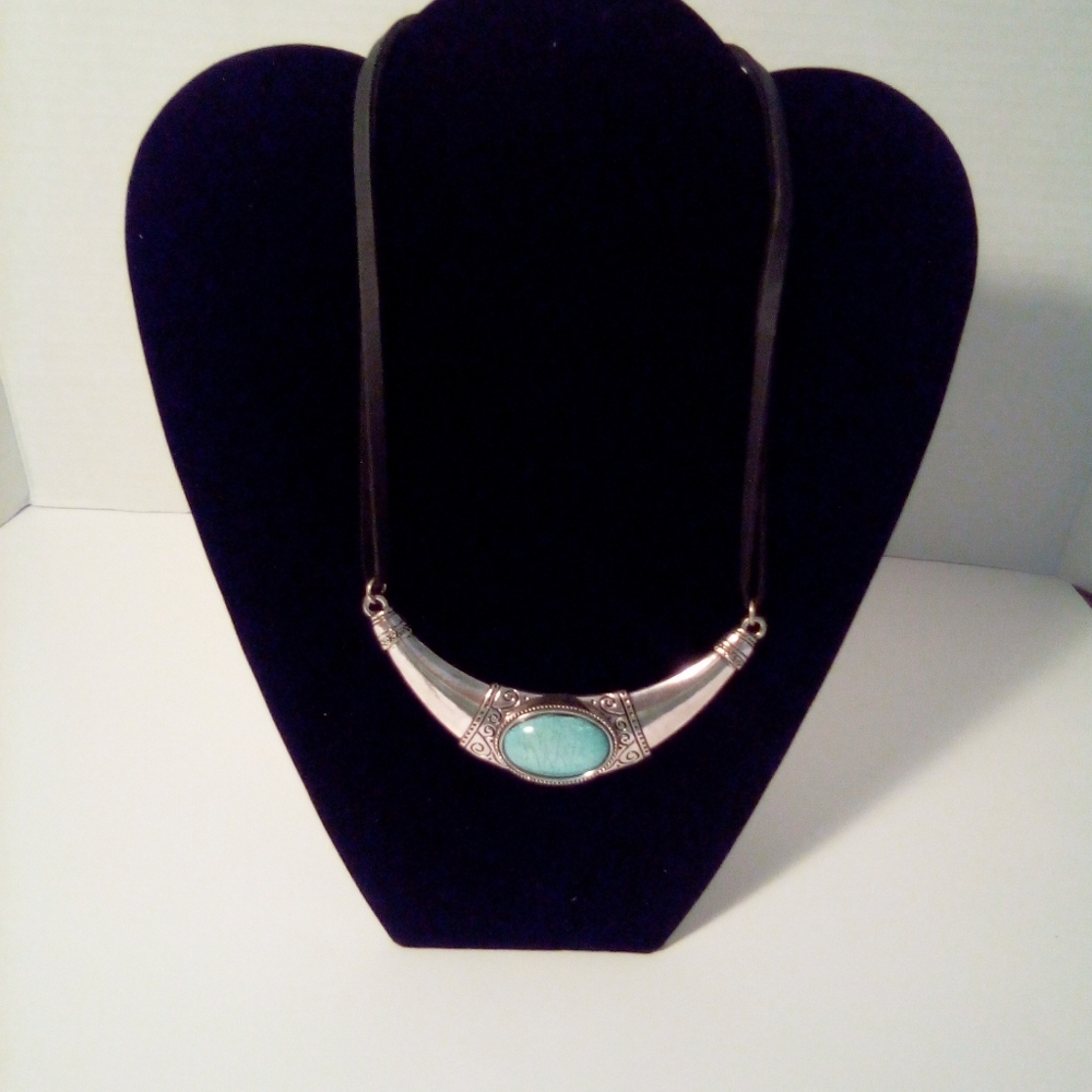 Faux Turquoise Silver Tone Faux Leather Look Cord Bib Necklace Lobster Clasp
